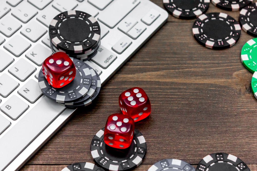 В каком онлайн казино можно играть на гривны